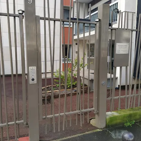 2 Chambres Avec Balcons Chez L'habitant Séjour chez l'habitant *